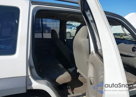 2005 Jeep Liberty Sport z USA, uszkodzony, nr VIN 1J4GK48K25W596569